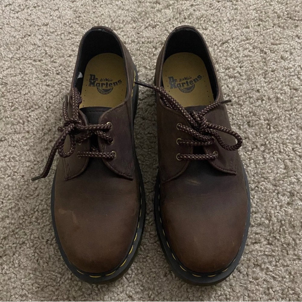 dr martens chestnut 1461